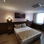 Perapolis Otel 3*