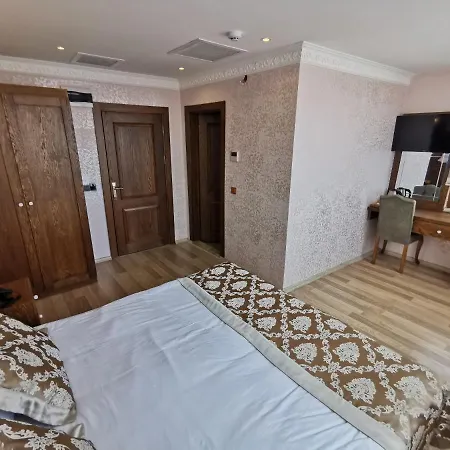 Perapolis Hotel