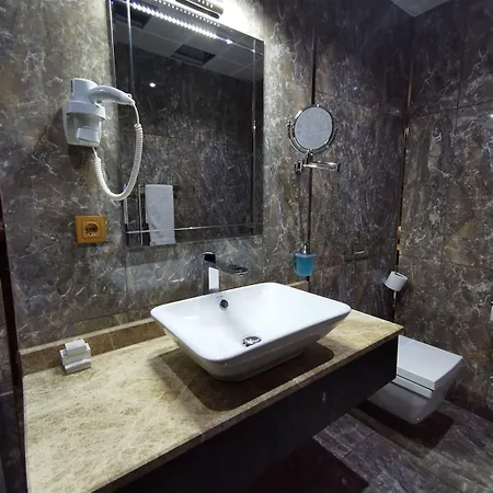 Perapolis 3*