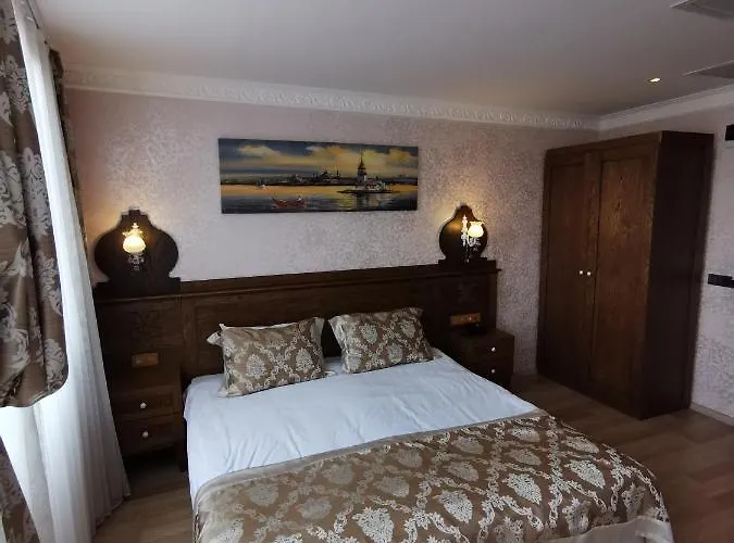 酒店 波斯波利斯酒店 3*