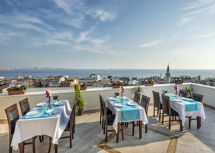 波斯波利斯酒店 3*