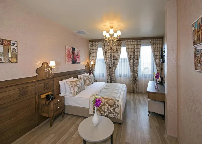 波斯波利斯酒店 3*