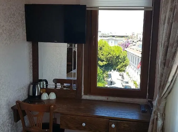 酒店 波斯波利斯酒店 3*