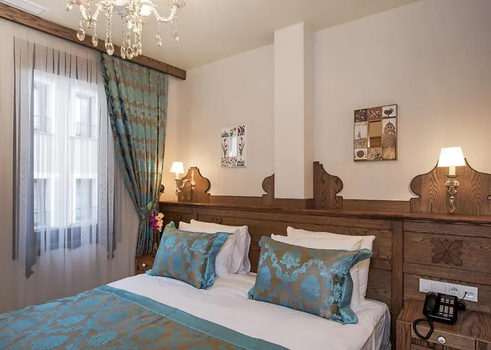 波斯波利斯酒店