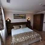 Ξενοδοχείο Perapolis 3*