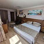 Ξενοδοχείο Perapolis 3*