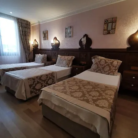 Perapolis Hotell 3*