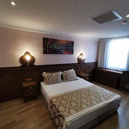 Perapolis Hotell 3*